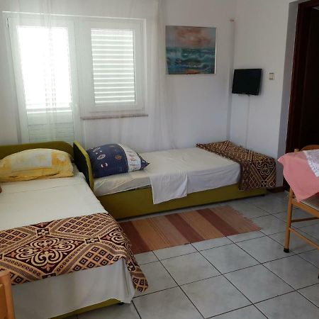 Apartments L.Z. Starigrad Paklenica Exterior foto